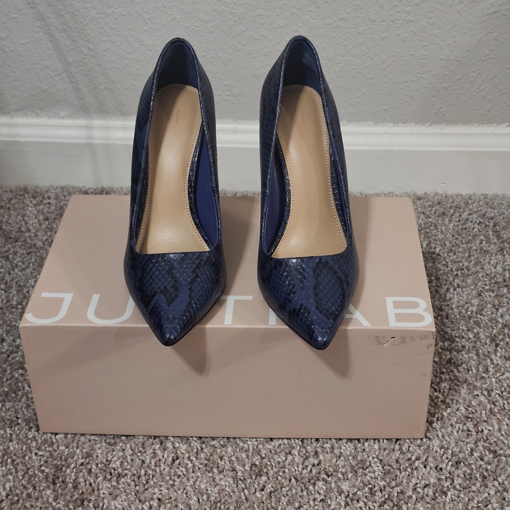 JustFab Women's Blue Snakeskin Heels